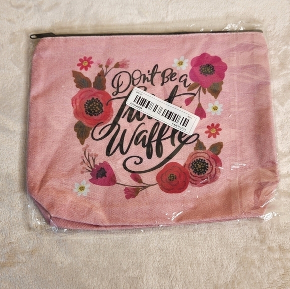 "Don't Be a Tw*t Waffle" Make Up Cosmetic Bag Zipper Pouch - Picture 3 of 8
